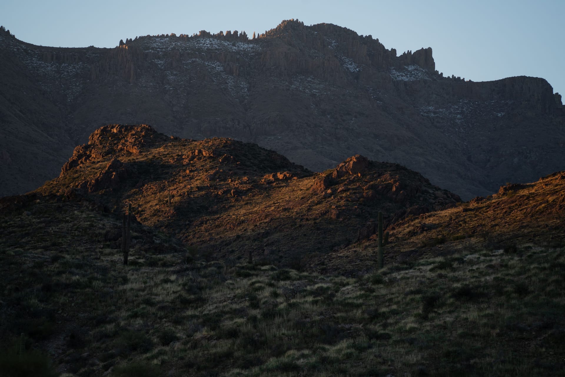 Captivating sunset view of the rugged Superstition Mountains in Arizona — ZIP 85147